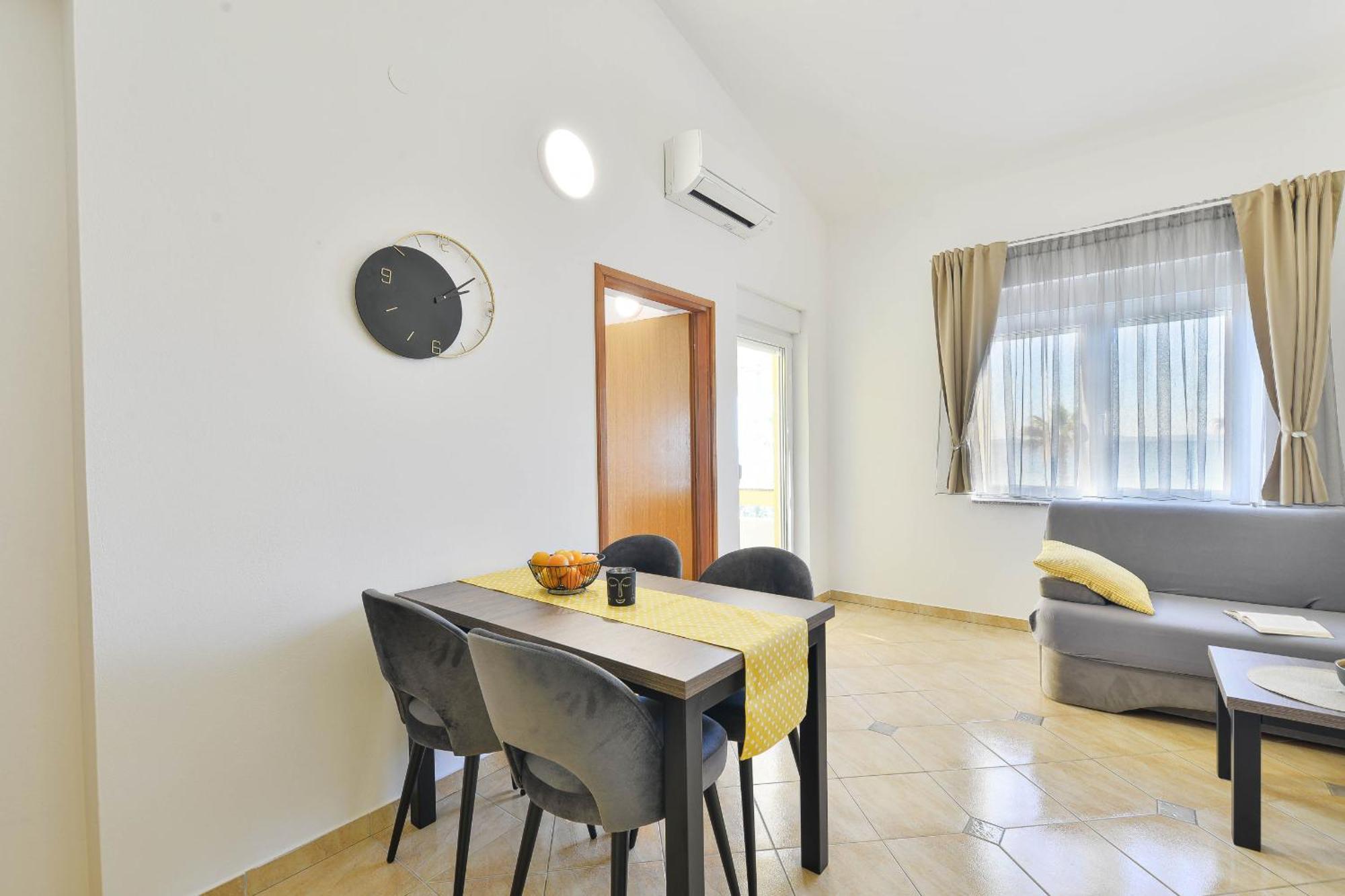 Apartment House Inga Vir Exterior photo