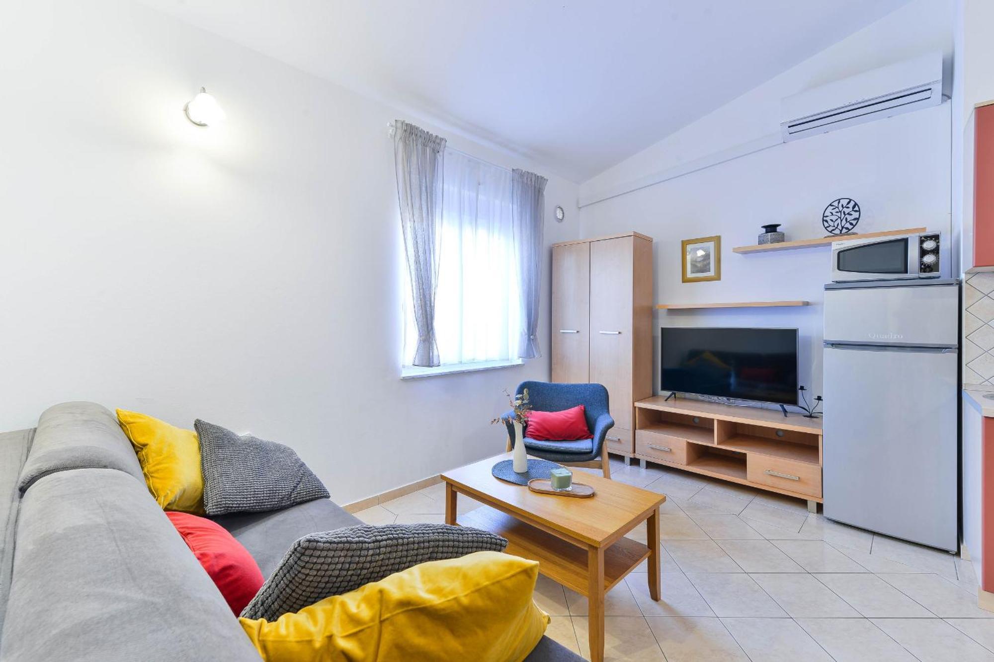 Apartment House Inga Vir Exterior photo