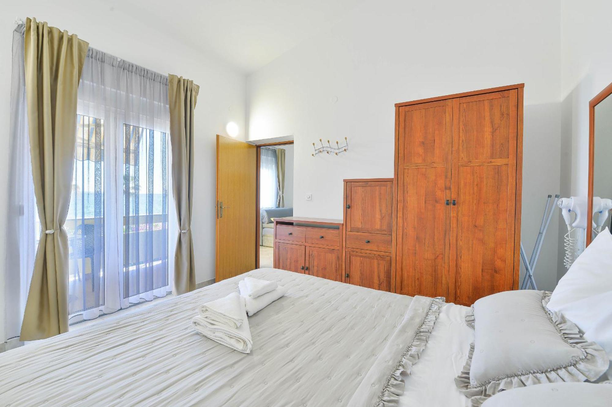 Apartment House Inga Vir Exterior photo