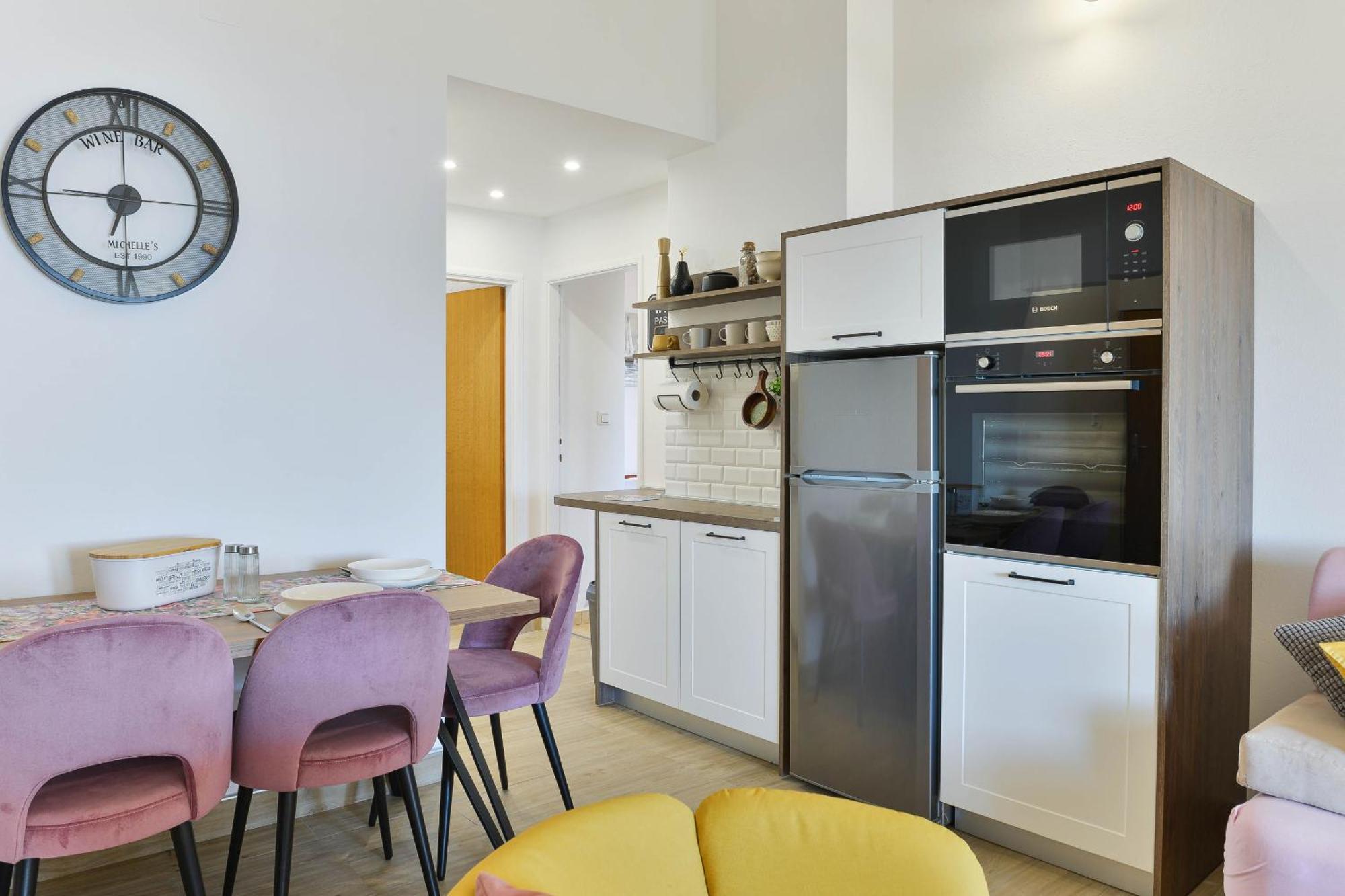 Apartment House Inga Vir Exterior photo
