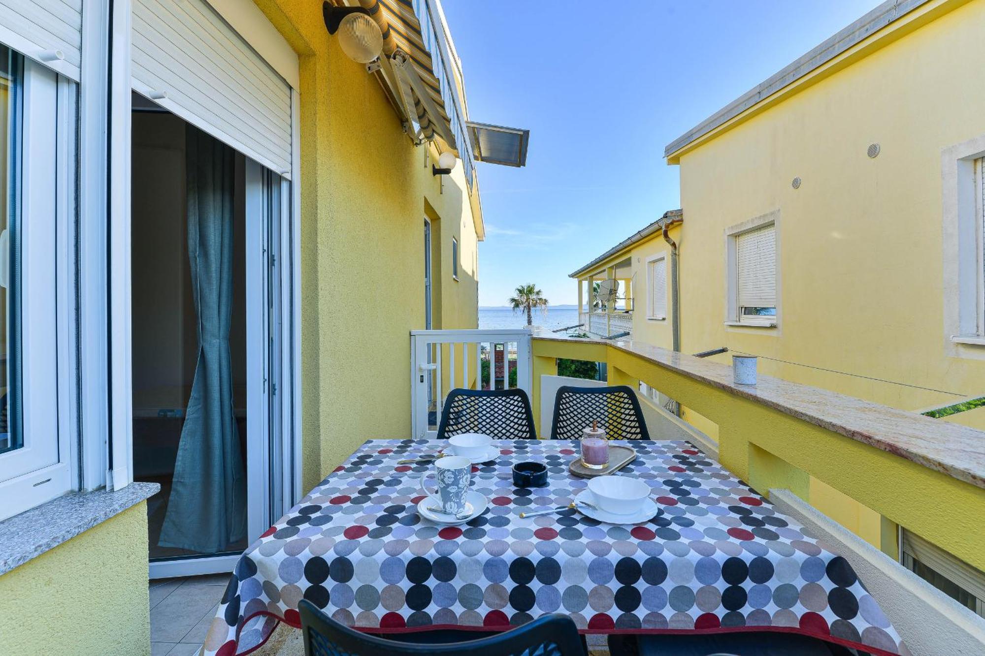 Apartment House Inga Vir Exterior photo