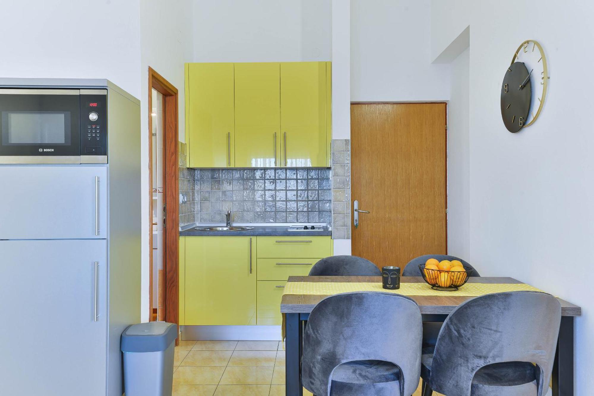Apartment House Inga Vir Exterior photo